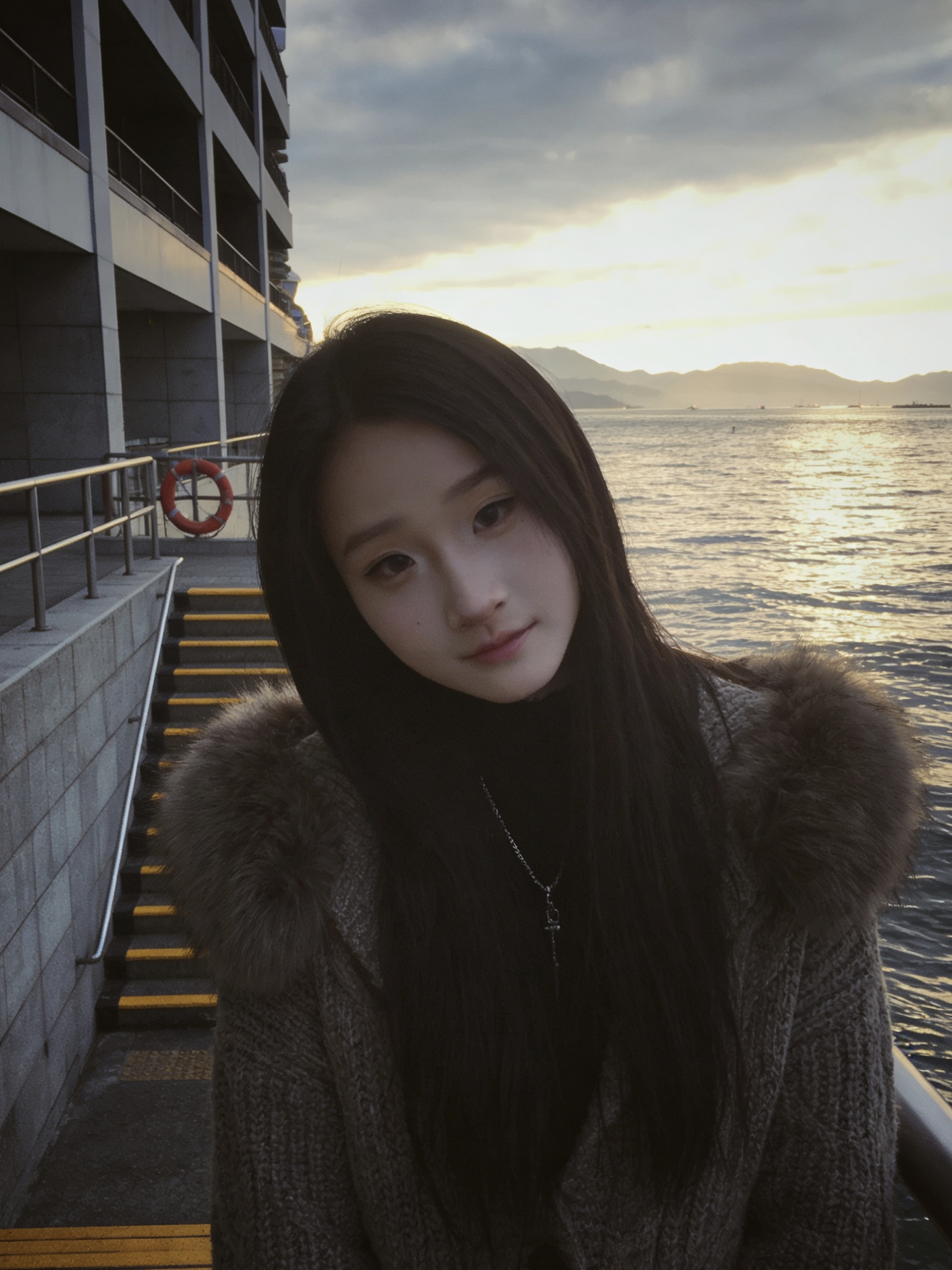丁赛雅的生活照,海边的光影
